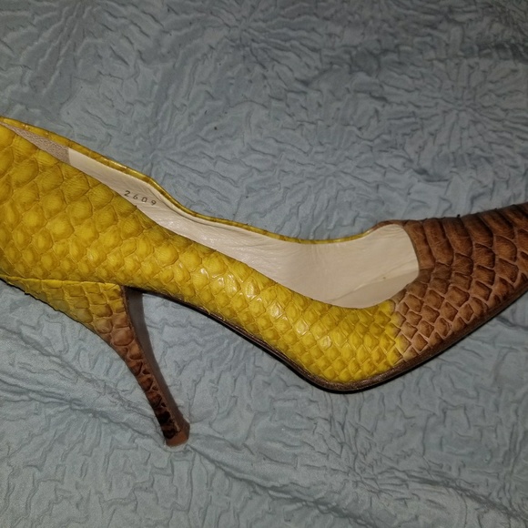 Authentic Yellow Python PRADA Heels size 39!!! - Picture 5 of 8
